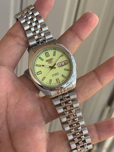 vintage Automatic Seiko 5 21 jewels glass back watch for men