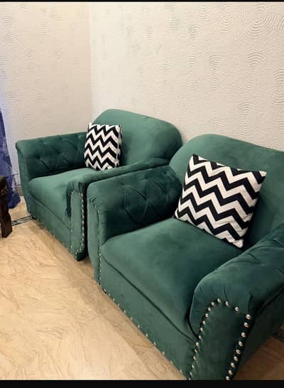 Selling 7 seater sofa with table