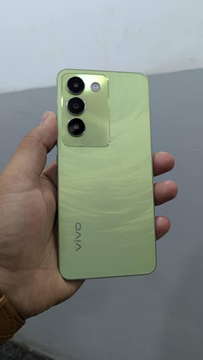 vivo y100