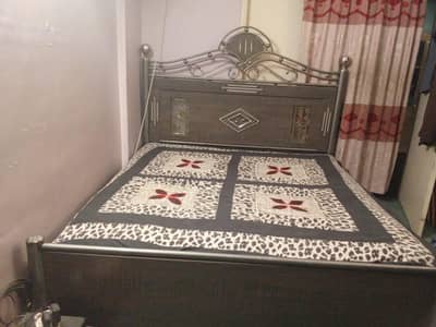 King size Iron bed