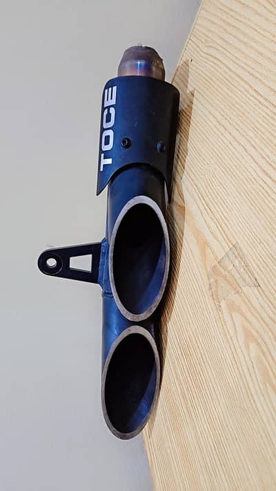 Toce exhaust style (slash-cut dual-tip) bass exhaust