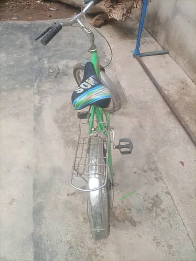 Bicycle for sale. condition thek ha. 03085372855.