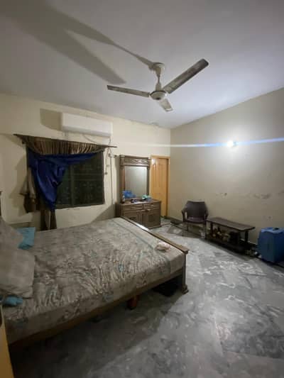 JOHAR TOWN PHASE 2 PORTION FOR RENT