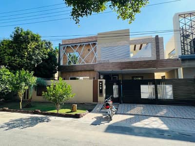 KANAL FACING PARK TILED HOUSE