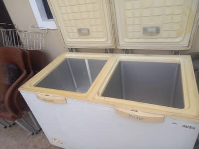 Freezer and refrigerator