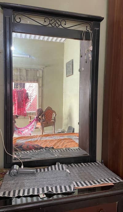 2 dressing tables sell