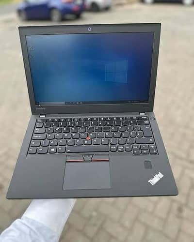 Lenovo Thinkpad X270 Core i5-6th gen Laptop 8gb/128gb
