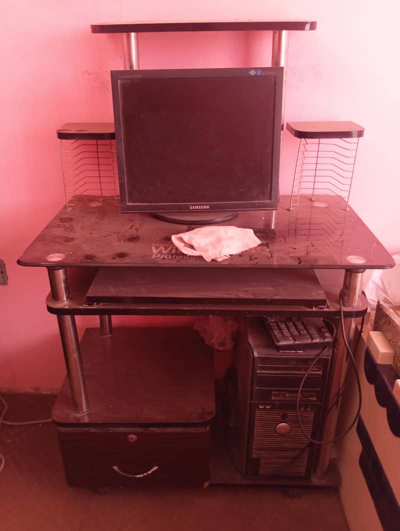 computer Table 0