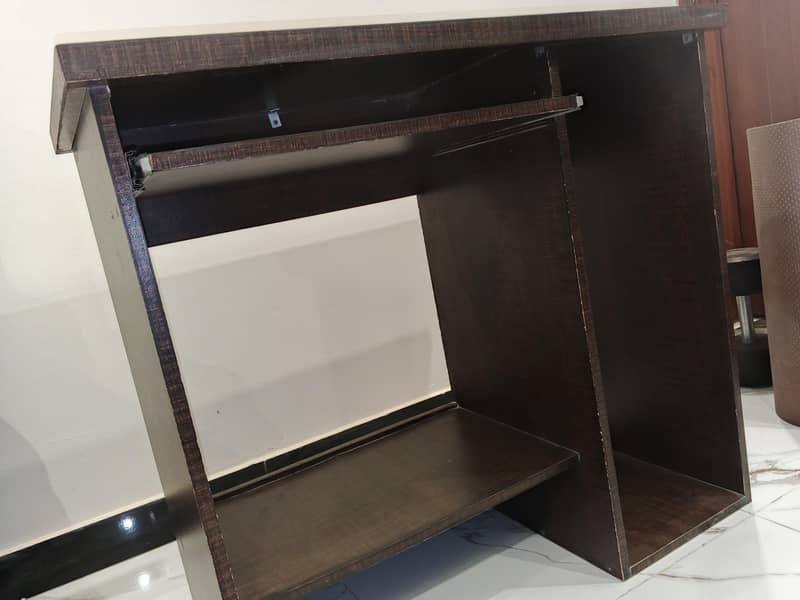 Computer Table 1