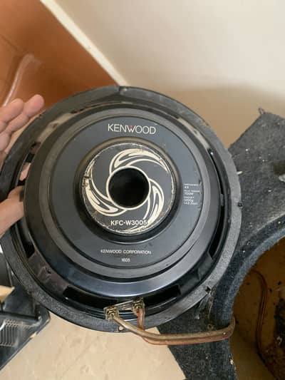 Solid audio amplifier F-43 4 channel and 12 inches boofer Kenwood 100%