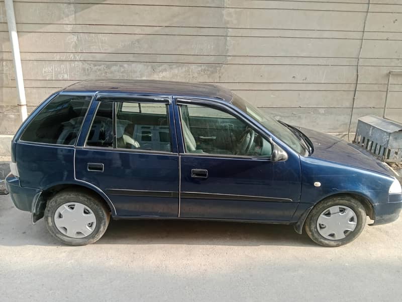 چھت ڈگی جان باقی ساری پینٹ ہے گاڑی میں کسی قسم کا کوئی کام نہیں ہے 1