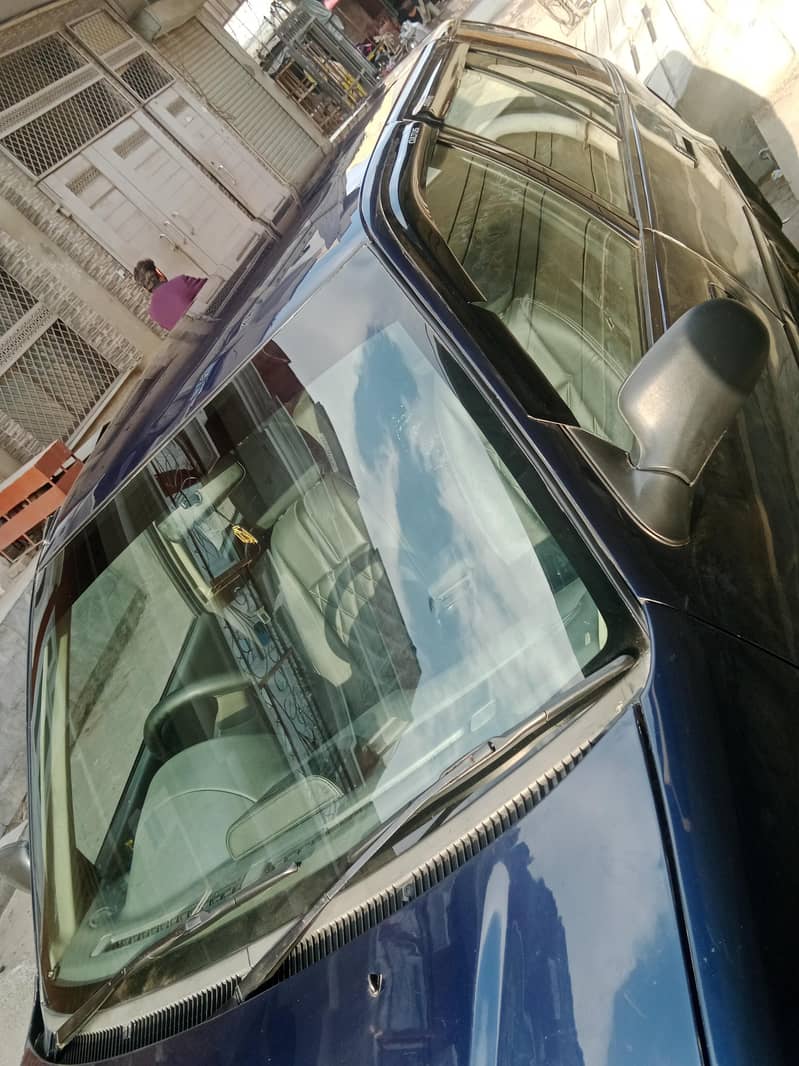 چھت ڈگی جان باقی ساری پینٹ ہے گاڑی میں کسی قسم کا کوئی کام نہیں ہے 3