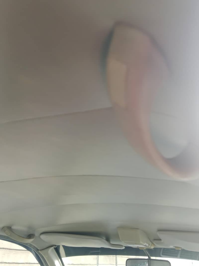 چھت ڈگی جان باقی ساری پینٹ ہے گاڑی میں کسی قسم کا کوئی کام نہیں ہے 5