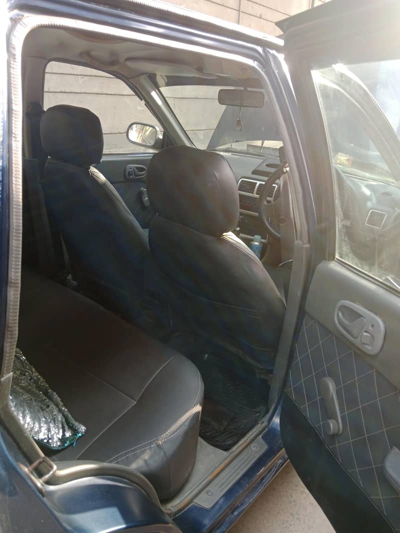 چھت ڈگی جان باقی ساری پینٹ ہے گاڑی میں کسی قسم کا کوئی کام نہیں ہے 9