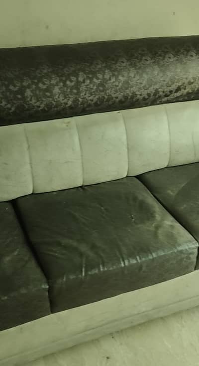Stylish Sofa Set For Sale