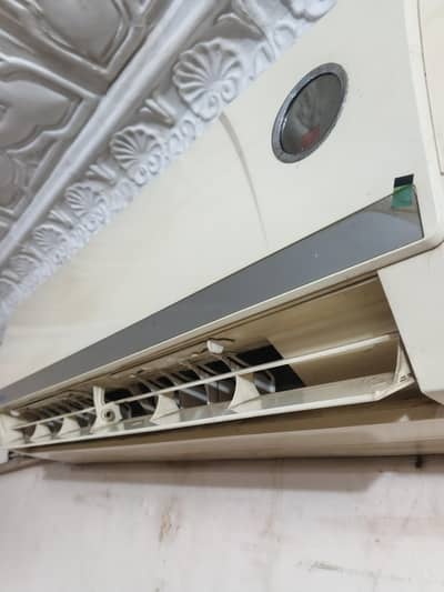 Dawlance 1.5 ton Non Inverter Ac Sale in running condition