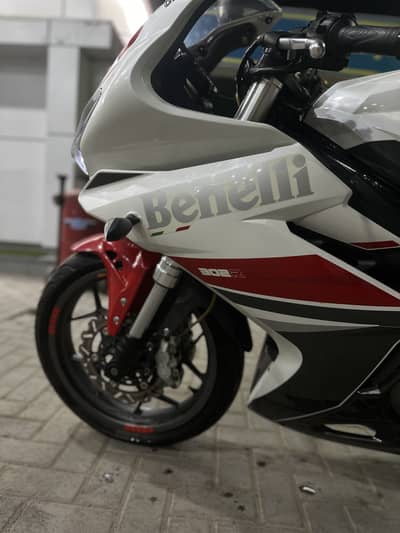 BENELLI 302 R
