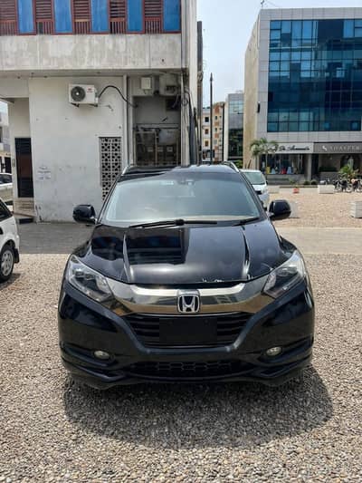 Honda Vezel Hybrid Z Honda Sensing 2016 – Top of the Line!