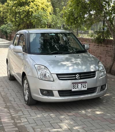 Suzuki Swift DLX 1.3 Navigation 2015 December. Totel Genuine.