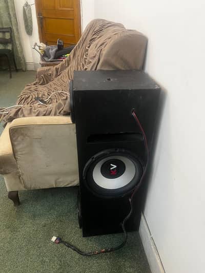 completed box with 2 speakers and wofer and amplifier