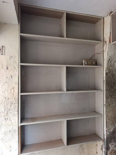 Custom Built-in Wooden Shelf Unit – Multi-Section Storage Rack