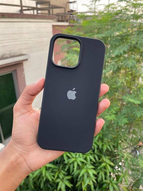 iPhone 16 / 16 Pro / 16 Plus / 16 Pro Max Official Silicone Case with Apple Logo — Desert Titanium, Black, Coffee, Marron, Plum, White, Brown, Pink (Premium)