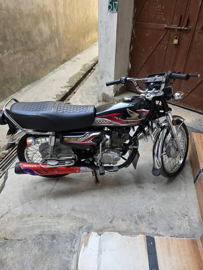 Honda CG 125 2024 model black color