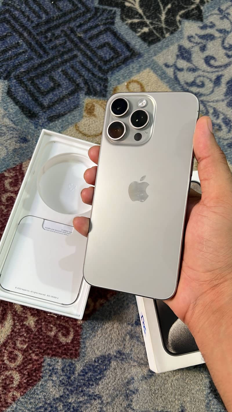 İPhone 15 pro max 0