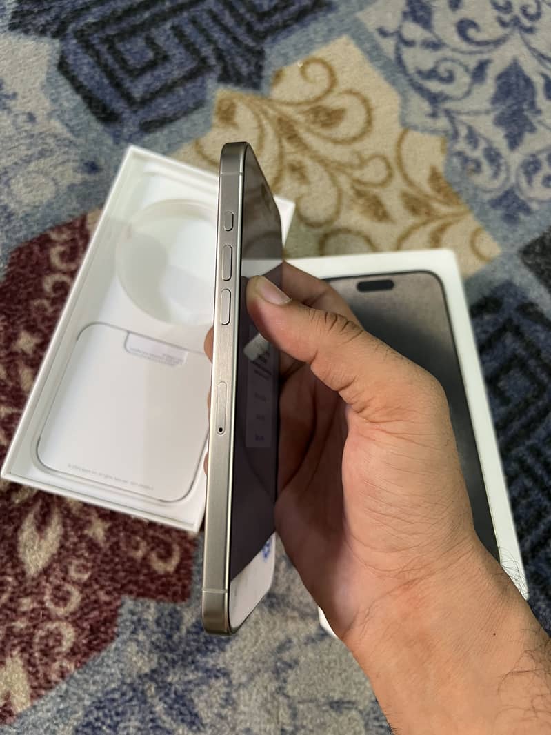 İPhone 15 pro max 2