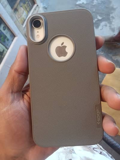 iPhone XR factory unlock