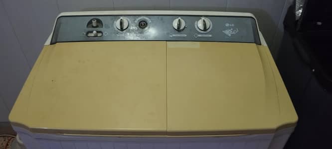 LG 8-KG roller jet washing machine