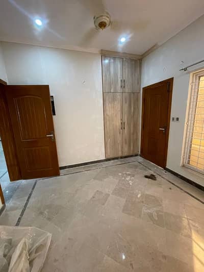 5 Marla upper portion available for rent in dream gardens