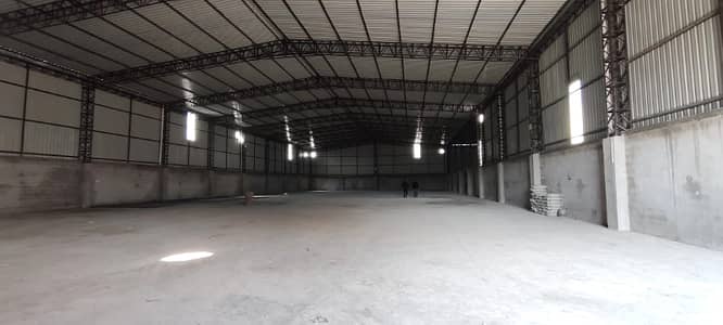 Humak Warehouse She'd Total Covered Area 31000 sq Two floor office block with 3 x washrooms Kitchen Covered Area 3250 sq ft Total 35,000 sq ft
