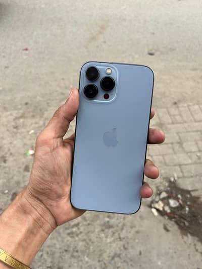 I phone 13 pro max with box charger