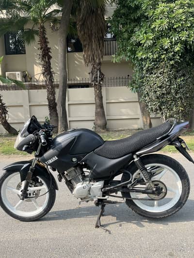 Yamaha ybr esd 2017 model