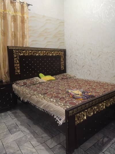 1 bed and 2 tools ha condition 10by 10