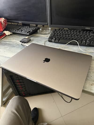 MACBOOK PRO 16inch CORE i7 32gb 1tb