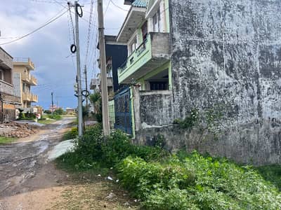 I-14/3 plot number 1006 size 25*60. Good Location investor Rate D 133 lack