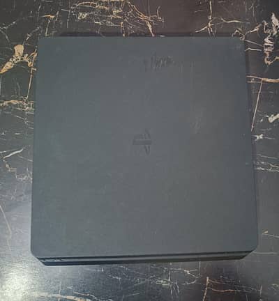 PlayStation 4 Slim (PS4 Slim)