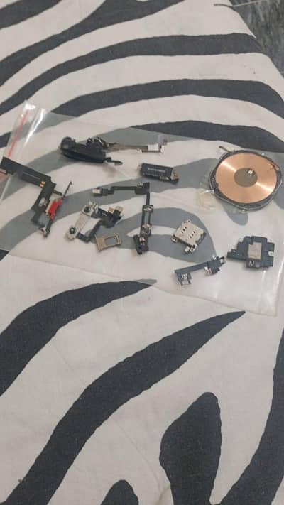 iphone xr parts available