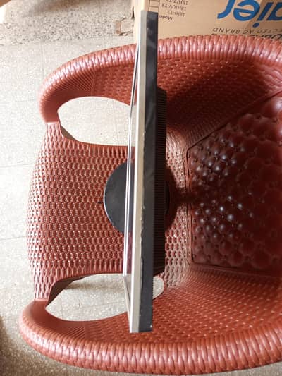 Flatron LG 1953S Model LED Computer Screen