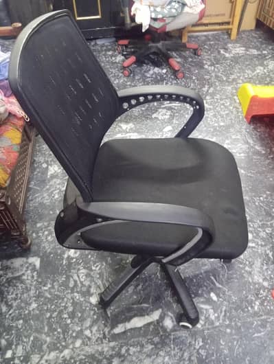 5 Office Chairs in good condition for urgent sale
