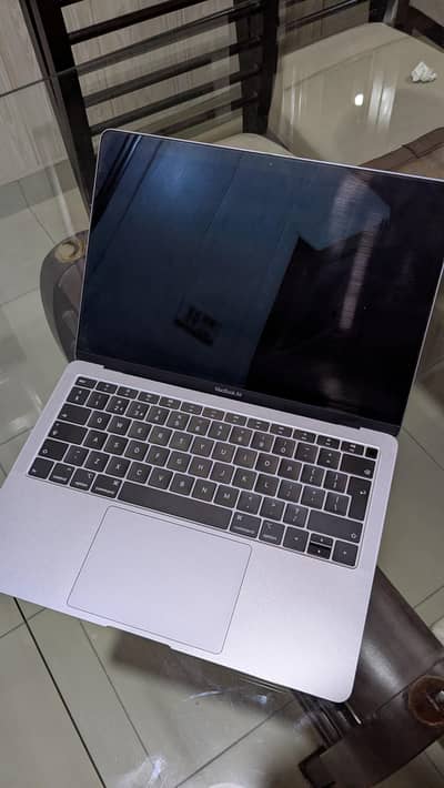 Apple MacBook air 2019 13inch icore i5 8gb ram 256 ssd