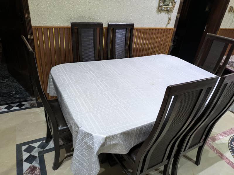 Dining Table 0