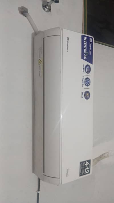 1 Ton Ac New condition 10 by 10 quality