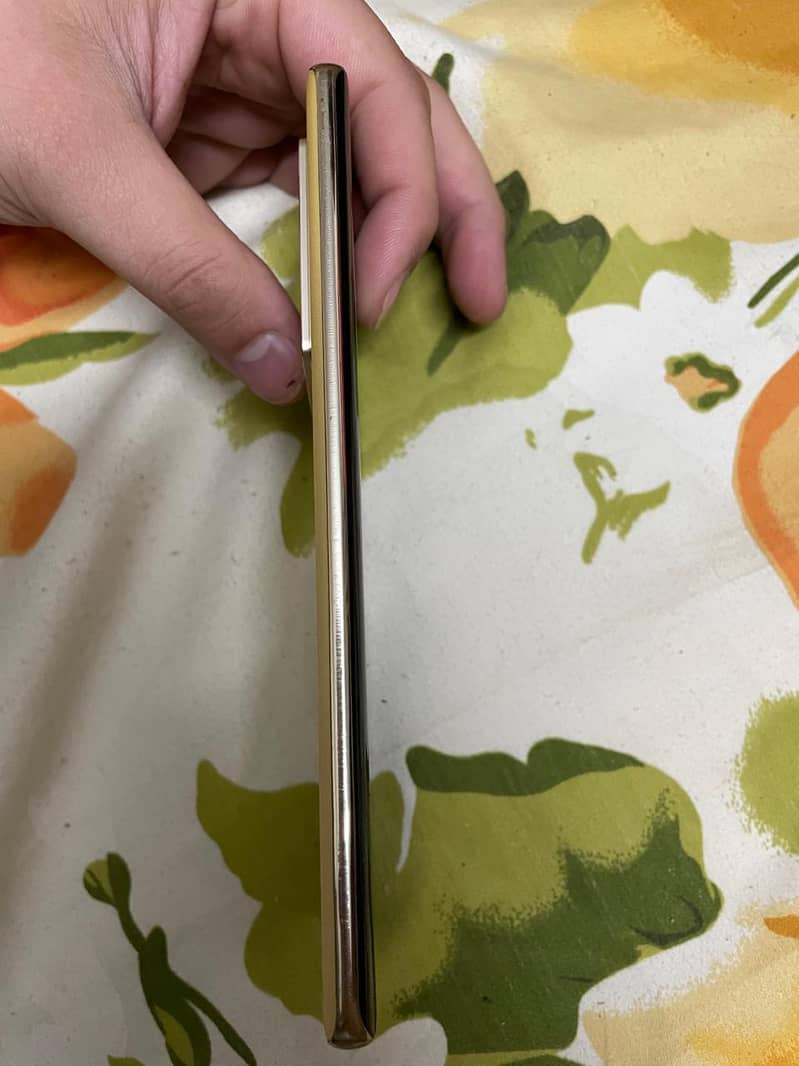 Infinix  Note 40 pro 3