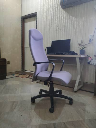 Executive / Gaming Chair – High Back | Comfortable | Durable