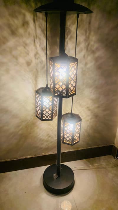 wooden style floor lamp new untouched  with 3 lamps