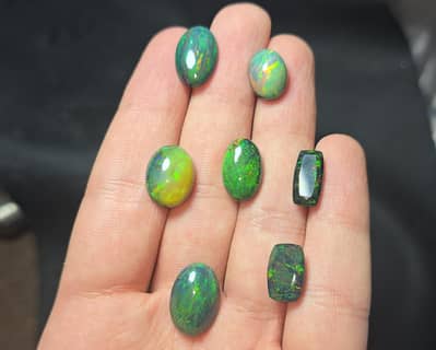 natural ehtiopian opal with green fire 