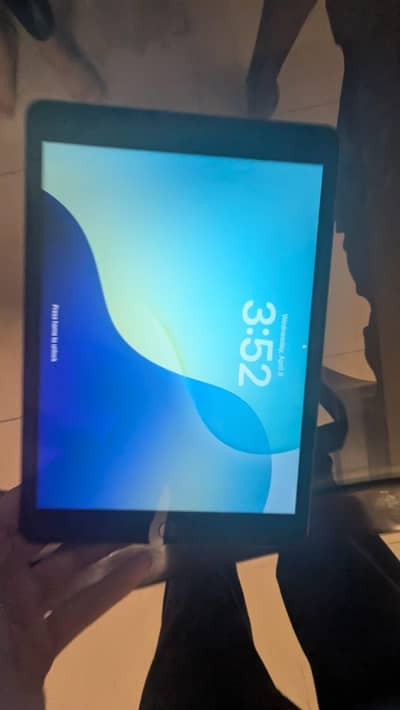 Apple iPad 7th Generation (10.2inch) - 32Gb - 10/10condition